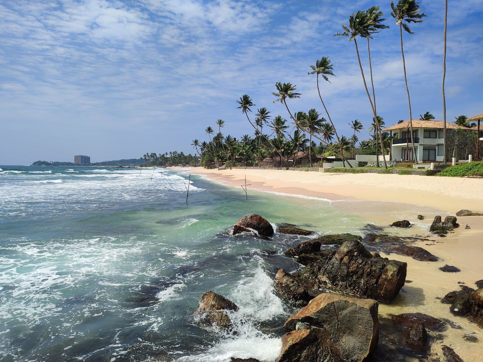 Galle’s Natural Pool: The Serene Waters of Dalawella Beach