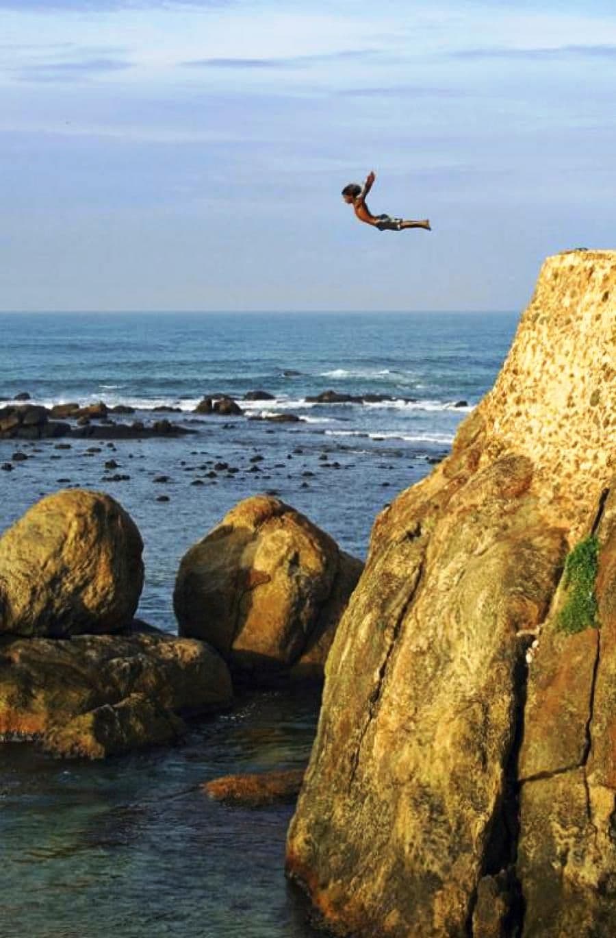 Galle Fort Sunset: The Dramatic Edge of Flag Rock